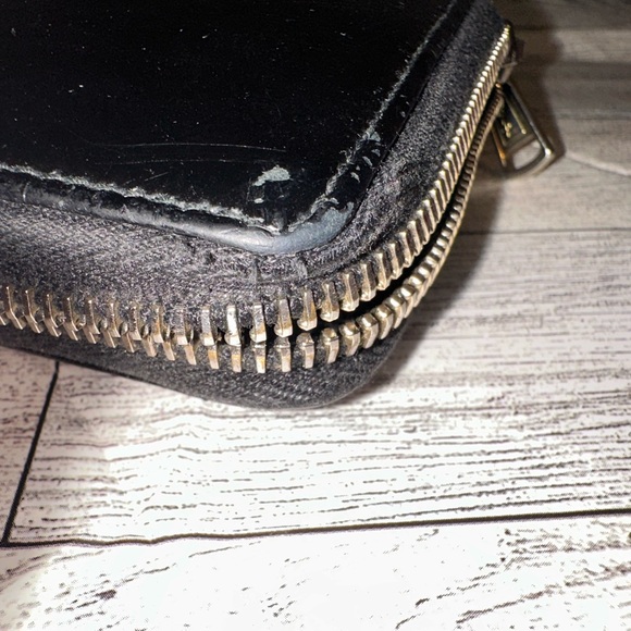 Authentic Black YSL Patent leather Wallet - Picture 9 of 9